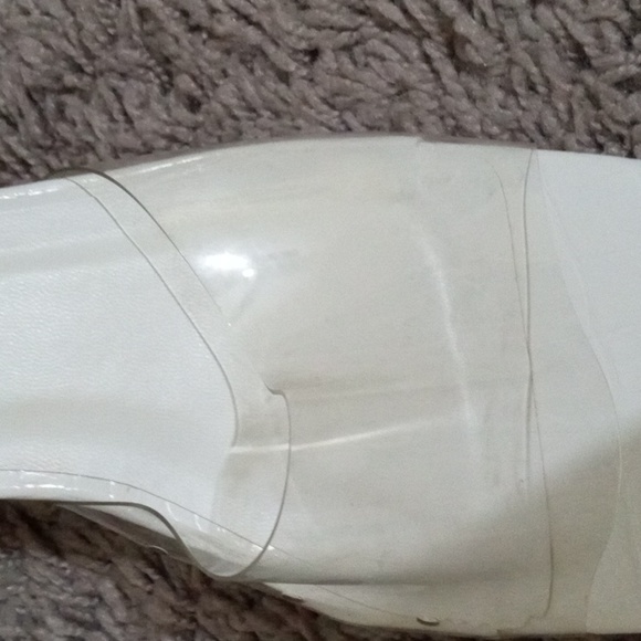 Bamboo shoes 2 pairs plus amazing colors that look great together and separate. - Picture 9 of 9